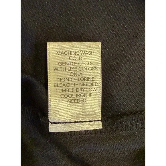 CJ Banks Womens Sleeveless Blouse Black Plus 1X Floral Sleeveless V Neck Top - Picture 6 of 6